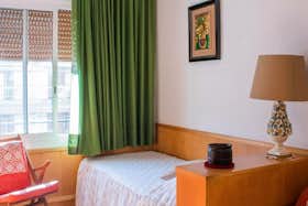 Private room for rent for €570 per month in Barcelona, Carrer de Calàbria