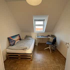 WG-Zimmer zu mieten für 595 € pro Monat in Linz, Leondinger Straße