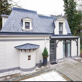 House for rent for €3,500 per month in Hamburg, Karlstraße
