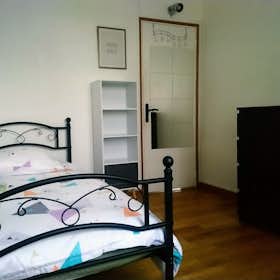 私人房间 正在以 €650 的月租出租，其位于 Thiais, Rue Georgeon