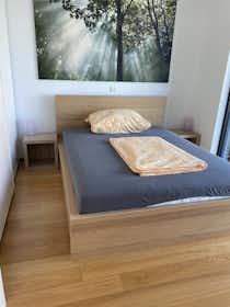 Apartment for rent for €1,400 per month in Ljubljana, Vilharjeva cesta