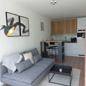 Appartement te huur voor € 1.490 per maand in Hamburg, Julius-Brecht-Straße