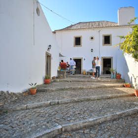 Dom do wynajęcia za 1694 € miesięcznie w mieście Mafra, Travessa do Largo Principal