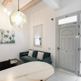 Apartment for rent for €1,090 per month in L'Hospitalet de Llobregat, Carrer Modern