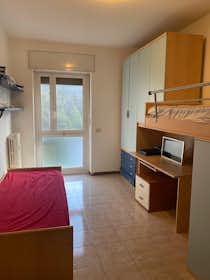 Chambre privée à louer pour 500 €/mois à Milan, Via Monte Popera