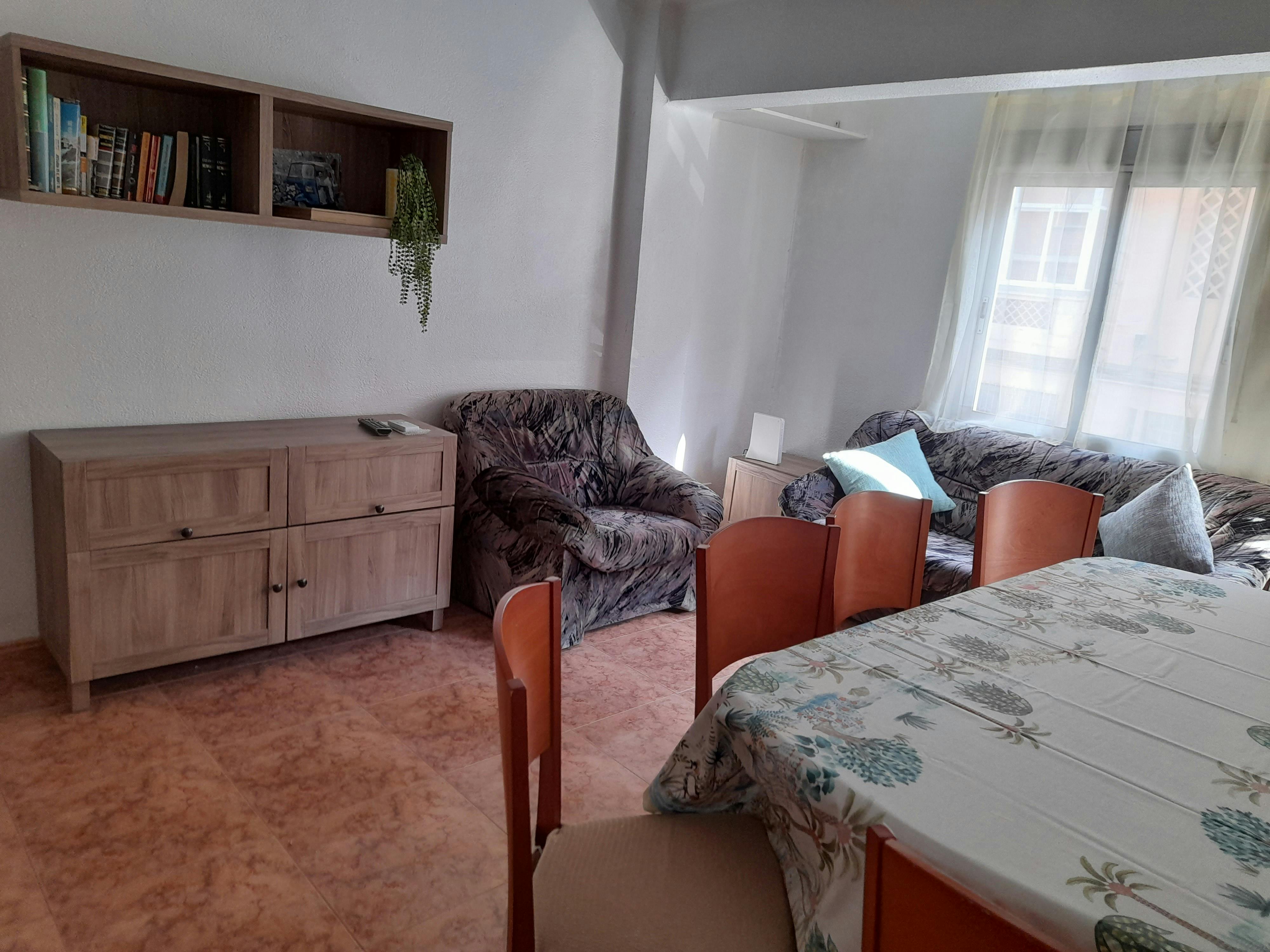 Appartement te huur voor € 1.200 per maand in Valencia, Carrer de Sant Joan de Déu