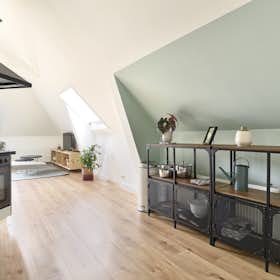 Apartment for rent for €1,550 per month in Rotterdam, Eendrachtsweg