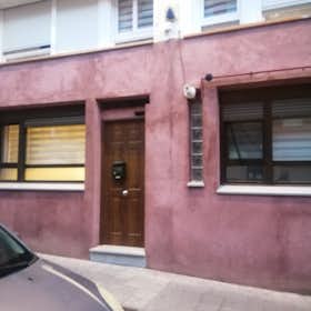 Building for rent for €520 per month in Salamanca, Calle Los Arapiles