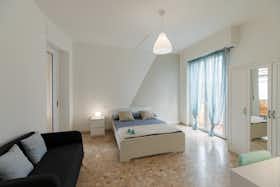 Приватна кімната за оренду для 760 EUR на місяць у Florence, Via Francesco Baracca