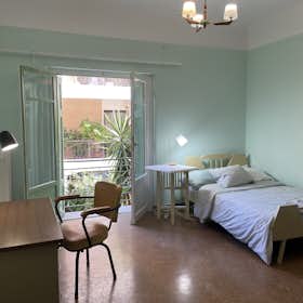 Private room for rent for €350 per month in Athens, Dompoli