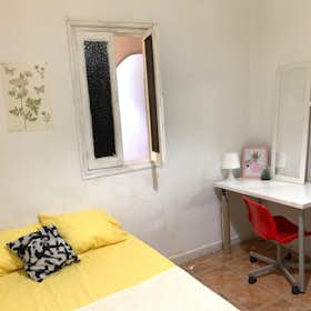 Private room for rent for €415 per month in Madrid, Calle de la Princesa