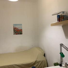 Private room for rent for €445 per month in Madrid, Calle de la Princesa
