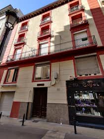 Wohnung zu mieten für 1.500 € pro Monat in Zaragoza, Calle Casto Méndez Núñez