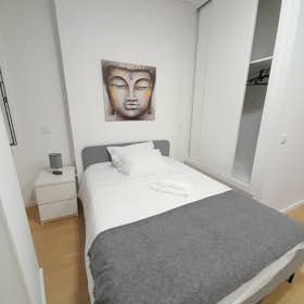 Studio for rent for € 815 per month in Porto, Rua de Cedofeita
