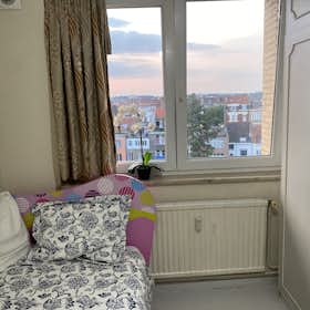Private room for rent for €399 per month in Koekelberg, Avenue de la Basilique
