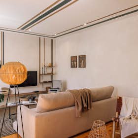 Apartment for rent for €3,657 per month in Lisbon, Rua de São João Nepomuceno