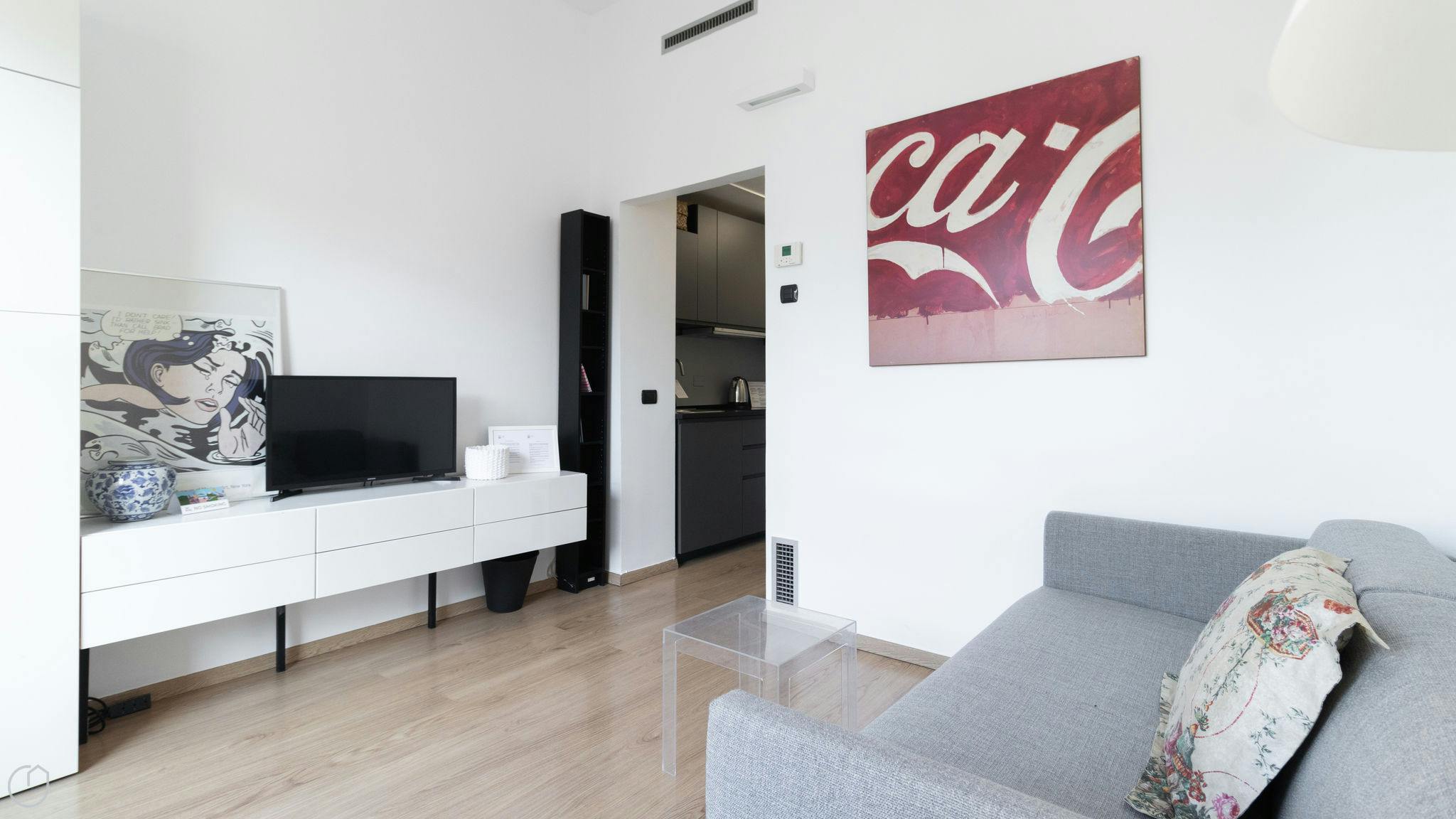 Studio for rent for €1 per month in Milan, Corso di Porta Nuova