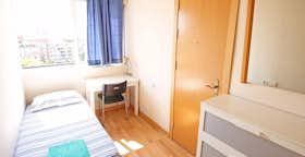 Private room for rent for €550 per month in Barcelona, Carrer de Sabino Arana