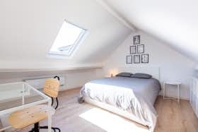 Private room for rent for €550 per month in Molenbeek-Saint-Jean, Chaussée de Gand