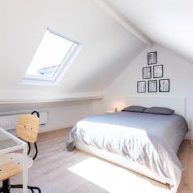 Private room for rent for €550 per month in Molenbeek-Saint-Jean, Chaussée de Gand