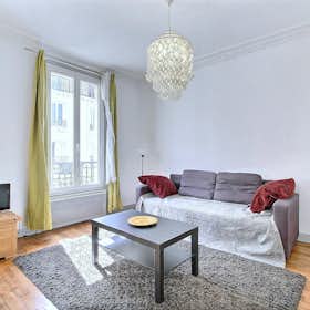 Apartment for rent for €1,536 per month in Paris, Boulevard Barbès