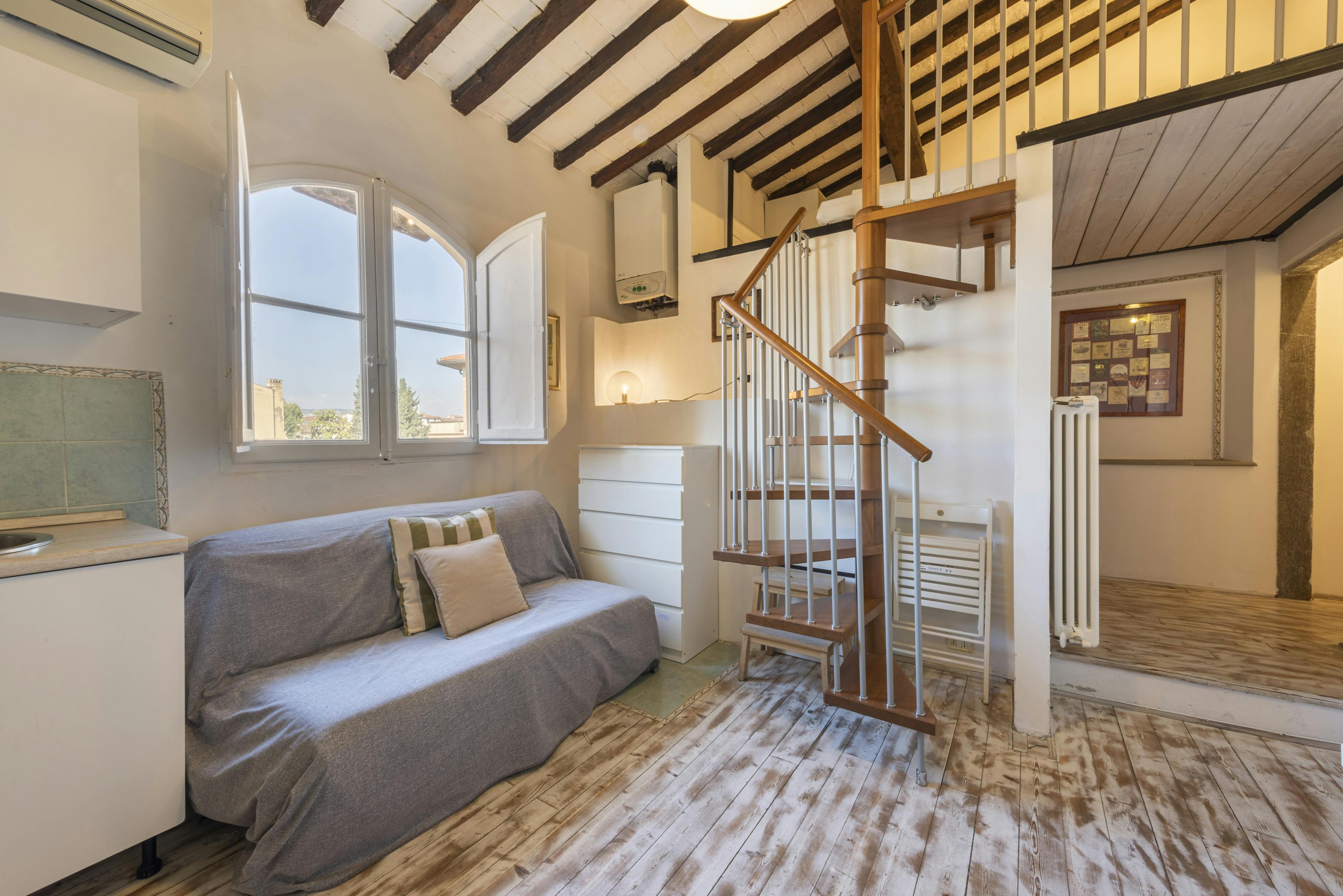 Monolocale in affitto a 1200 € al mese a Florence, Via dei Pilastri