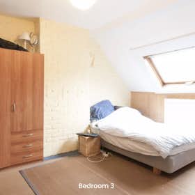 Приватна кімната за оренду для 570 EUR на місяць у Woluwe-Saint-Lambert, Erfprinslaan