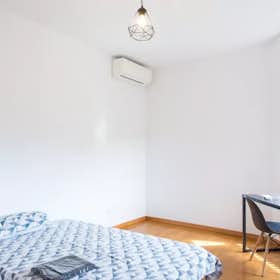 Private room for rent for €990 per month in Milan, Viale Tibaldi