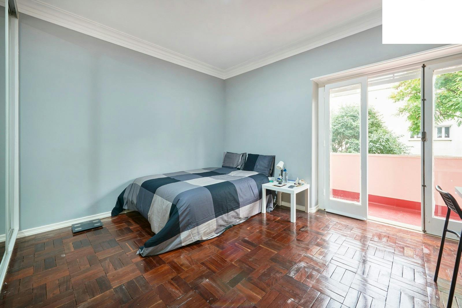 Private room for rent for €550 per month in Lisbon, Avenida Elias Garcia