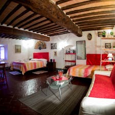 Apartment for rent for €3,500 per month in Siena, Banchi di Sopra