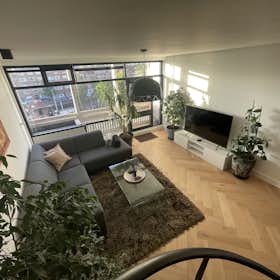 Appartement te huur voor € 2.890 per maand in Amsterdam, Overtoom