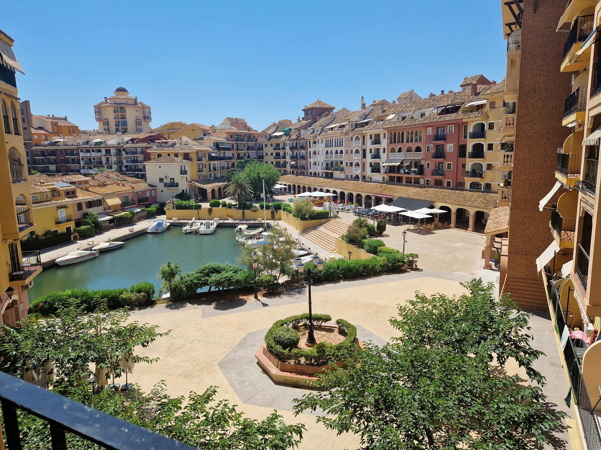 Plaça Major, Port Saplaya preview