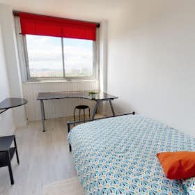 Private room for rent for €549 per month in Bron, Rue du Parc