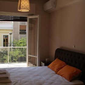 Apartment for rent for €800 per month in Athens, 3is Septemvriou