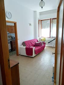 Habitación privada en alquiler por 1000 € al mes en Alba Adriatica, Lungomare Guglielmo Marconi