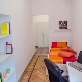 Private room for rent for €550 per month in Turin, Via Sant'Agostino