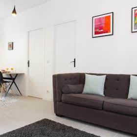 Apartment for rent for €4,494 per month in Paris, Rue des Grands-Augustins