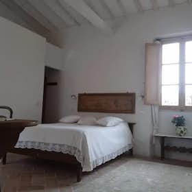 Private room for rent for €1,170 per month in Florence, Via Fiesolana