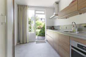 Private room for rent for €999 per month in Amstelveen, Bankrasweg