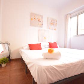 Private room for rent for €380 per month in Valencia, Carrer Patis de Frígola