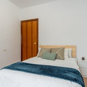 Private room for rent for €640 per month in Madrid, Calle de la Quintana