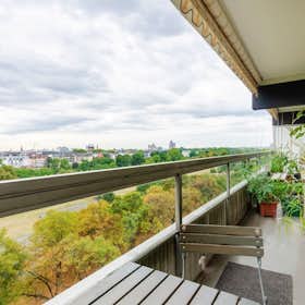 Apartment for rent for €1,950 per month in Köln, Kreutzerstraße