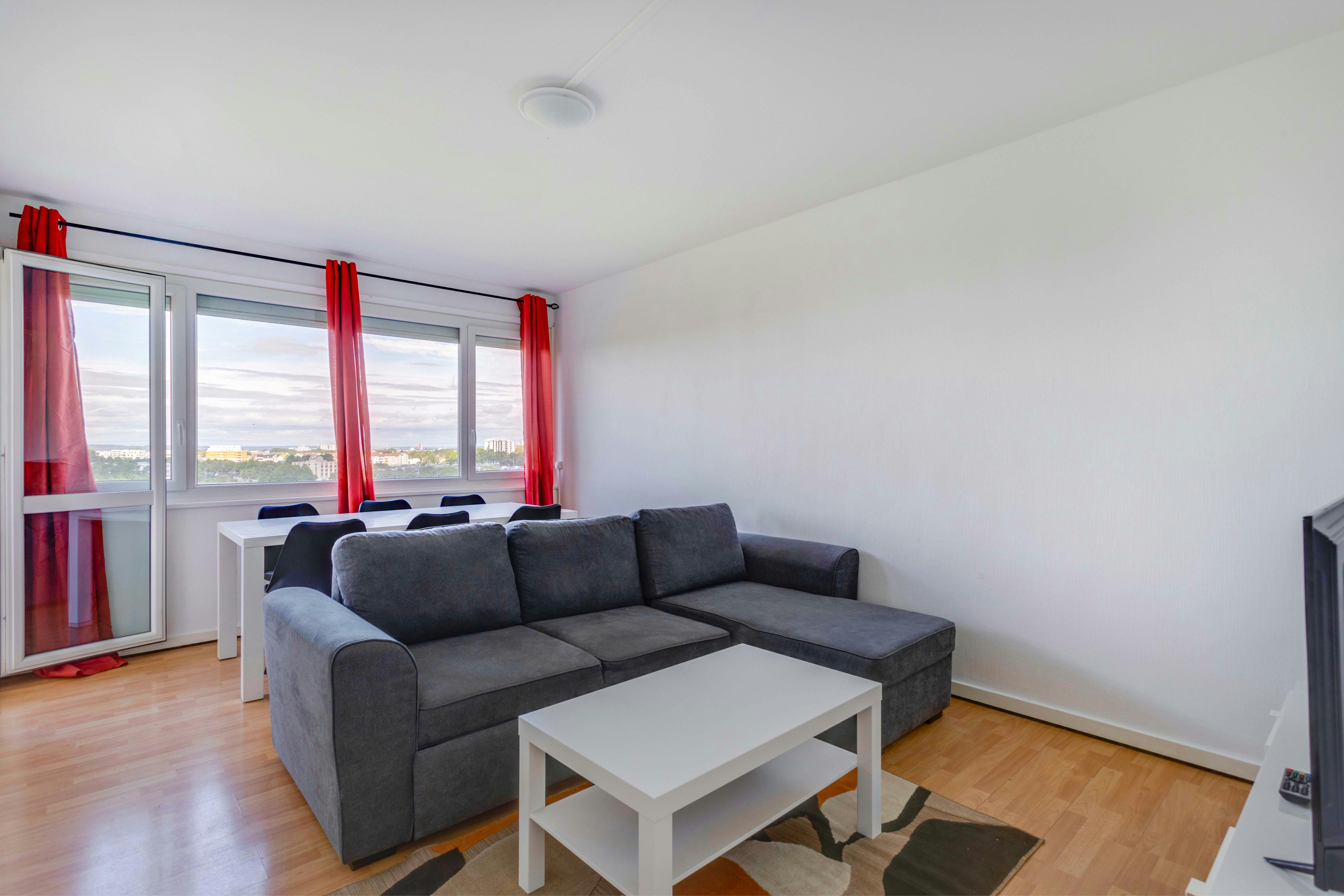Apartamento en alquiler por 5500 € al mes en Ris-Orangis, Rue des Passereaux