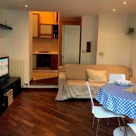 Apartment for rent for €1,652 per month in Milan, Via Evangelista Torricelli