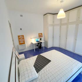 Приватна кімната за оренду для 450 EUR на місяць у Bari, Via Gaetano Salvemini