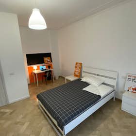 Private room for rent for €465 per month in Bari, Via Gaetano Salvemini