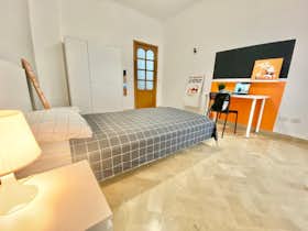 私人房间 正在以 €440 的月租出租，其位于 Bari, Via Gaetano Salvemini