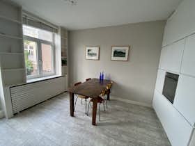 Casa para alugar por € 2.500 por mês em The Hague, Piet Heinstraat