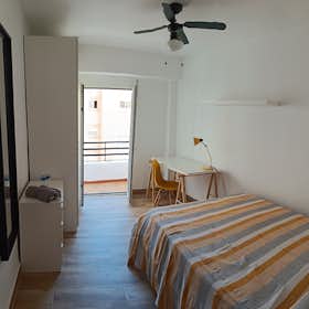 Privé kamer for rent for € 320 per month in Almería, Calle de Quesada