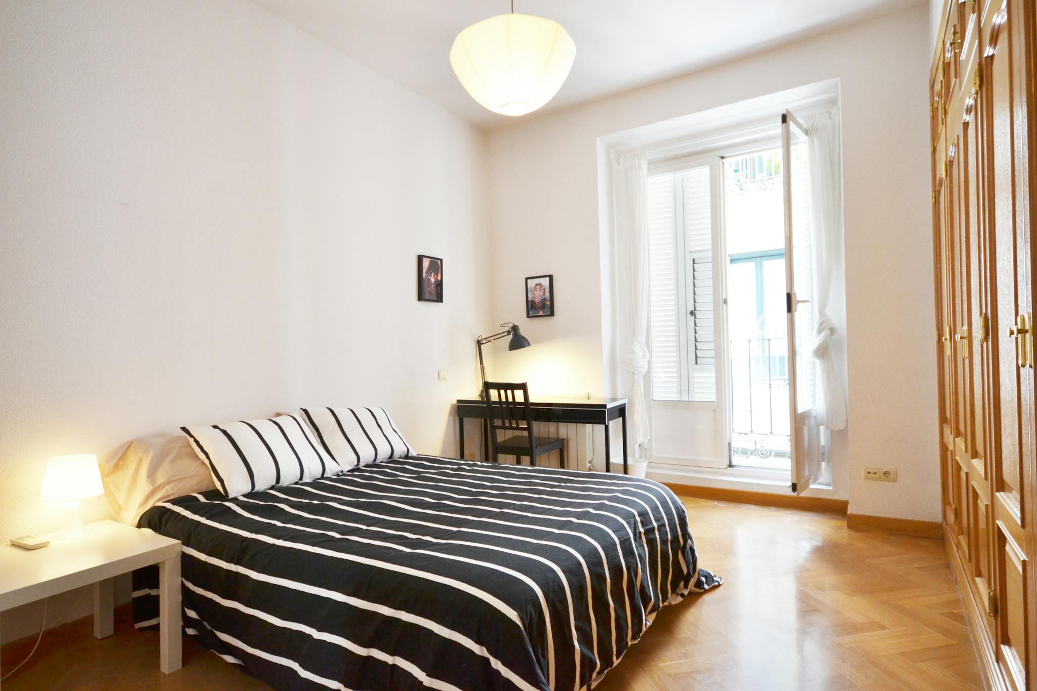 Calle Mesón de Paredes, Madrid preview